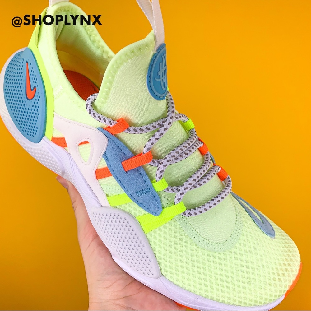 Nike Huarache Rare Special Edition Sneaker - Picture 2 of 8